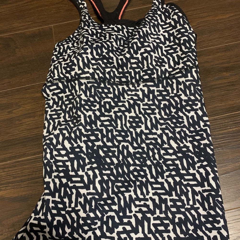Lululemon tank